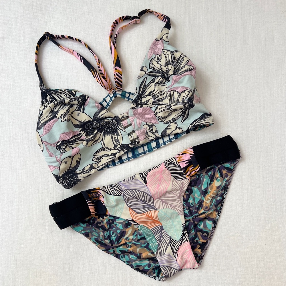 Maaji swimwear reversal bikini set size small